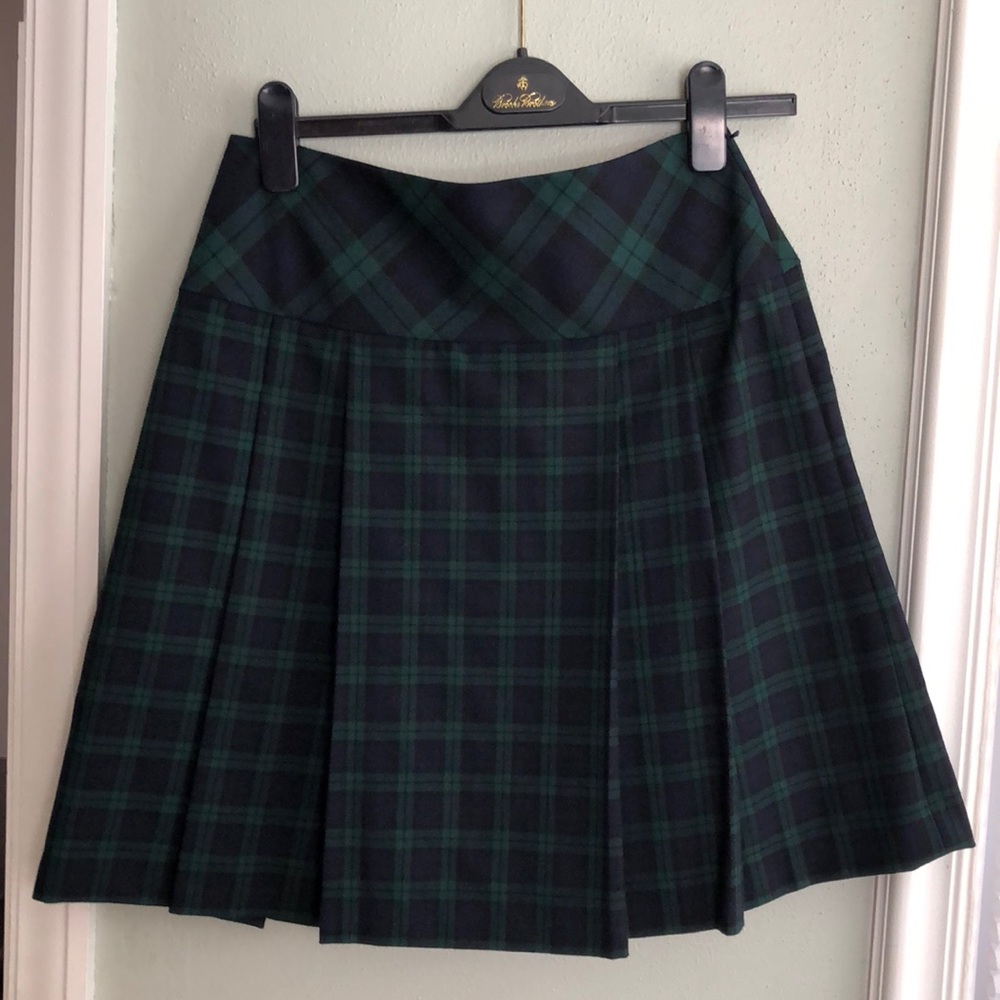 Brooks Brothers classic kilt.  Sz 4